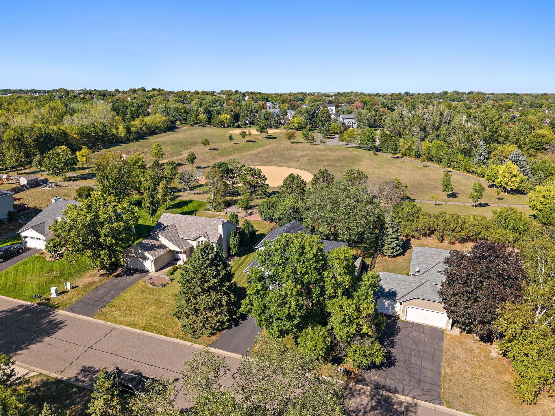 9056 Sequoia Road, Woodbury, MN 55125 9056 Sequoia Road, Woodbury, MN 55125
