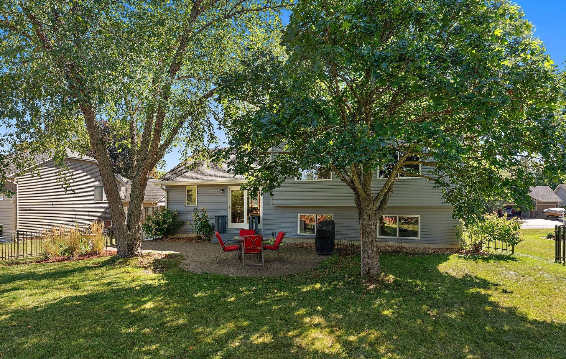 9056 Sequoia Road, Woodbury, MN 55125 9056 Sequoia Road, Woodbury, MN 55125