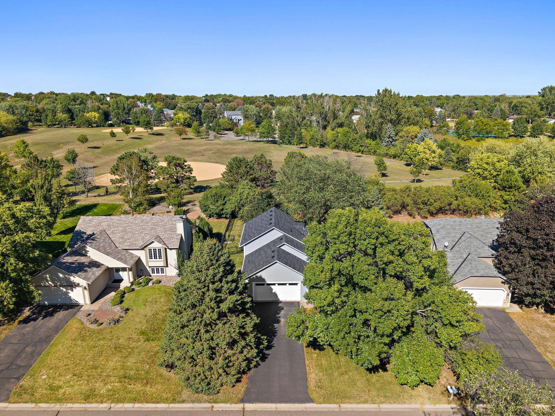 9056 Sequoia Road, Woodbury, MN 55125 9056 Sequoia Road, Woodbury, MN 55125