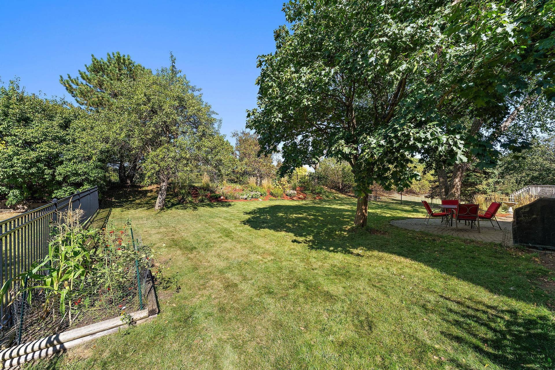 9056 Sequoia Road, Woodbury, MN 55125 9056 Sequoia Road, Woodbury, MN 55125