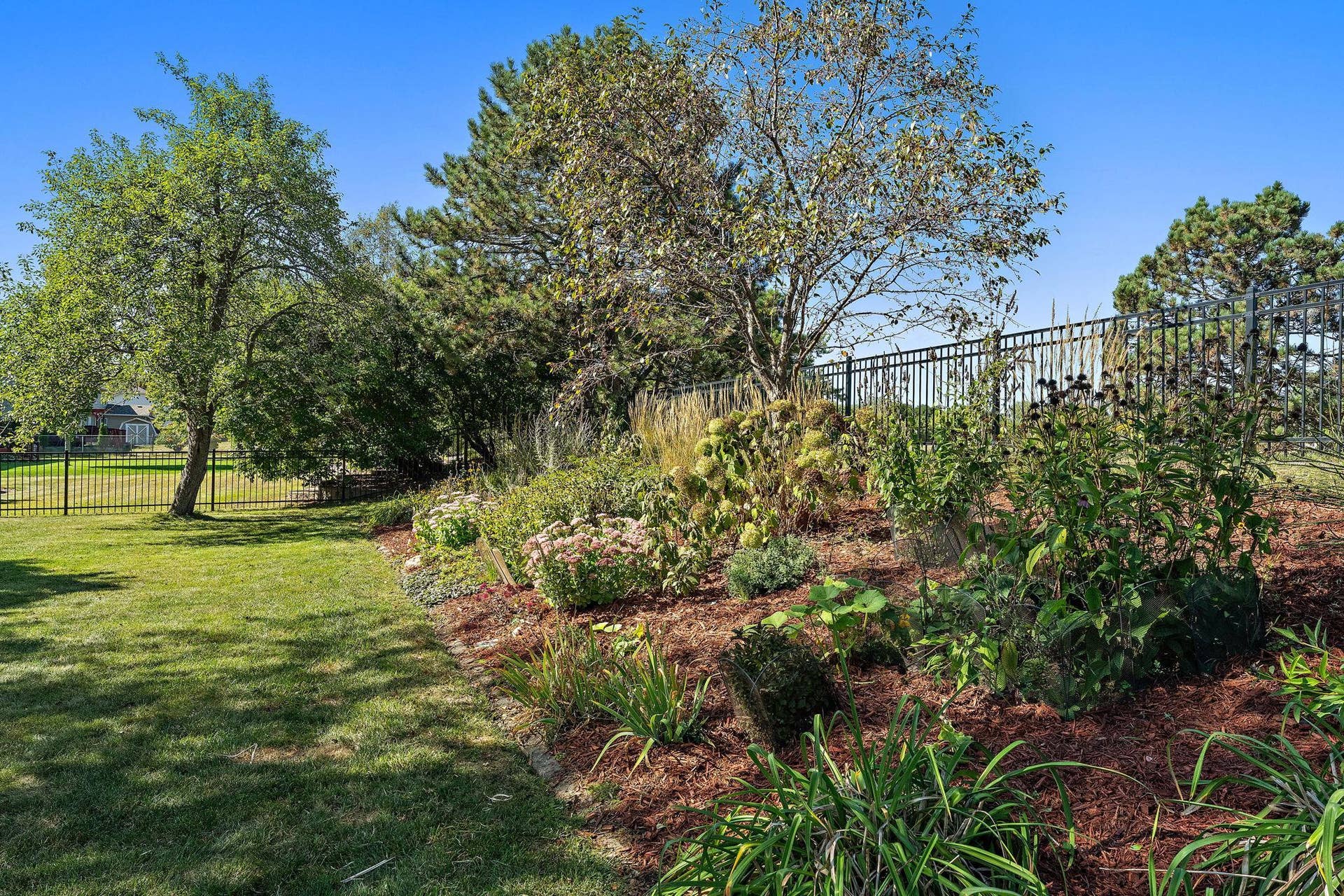9056 Sequoia Road, Woodbury, MN 55125 9056 Sequoia Road, Woodbury, MN 55125