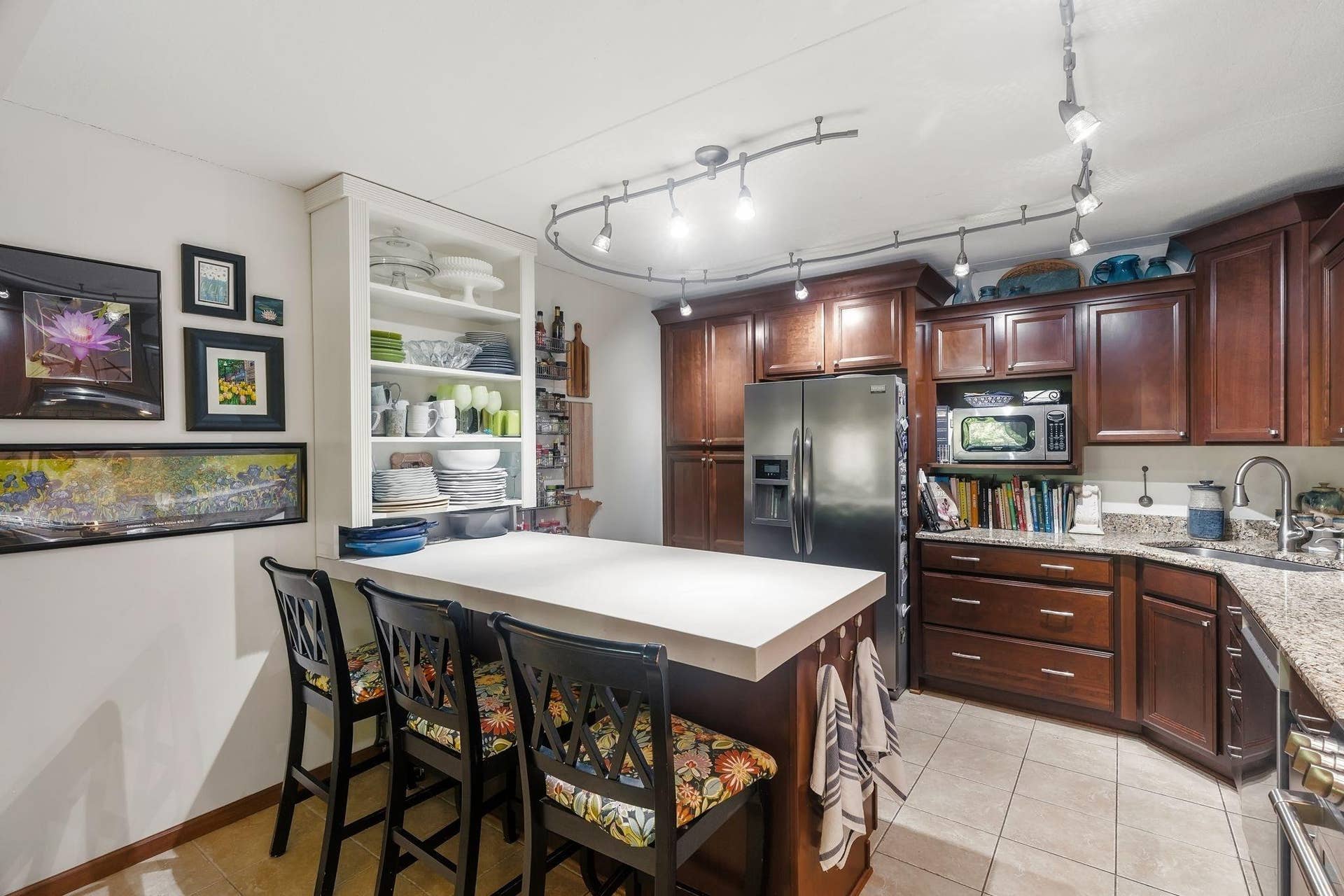 2445 Londin Lane E, #202, Maplewood, MN 55119 item_29.jpg