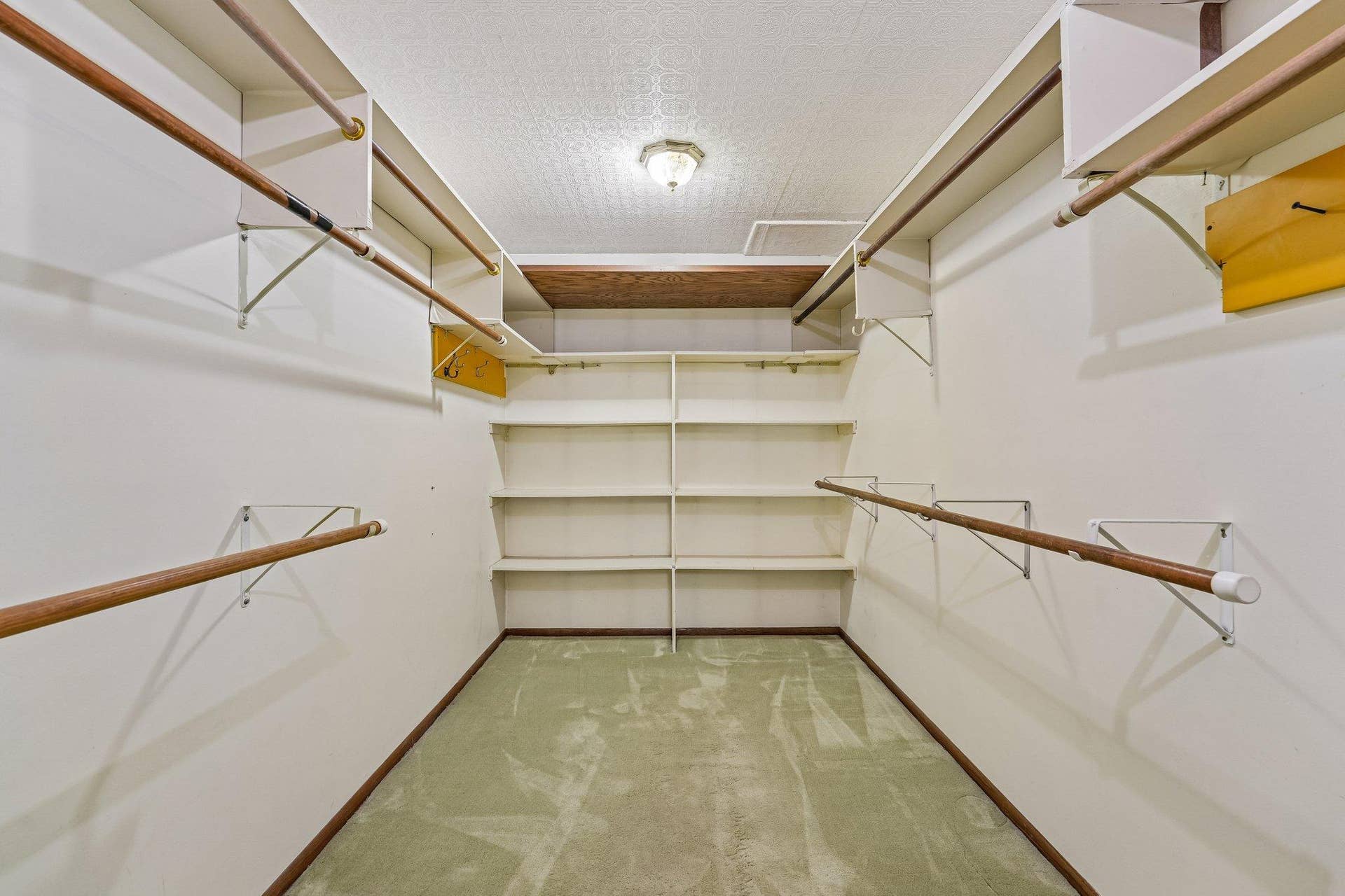2445 Londin Lane E, #202, Maplewood, MN 55119 32-web-or-mls-Londin Ln E-S1508-026.jpg