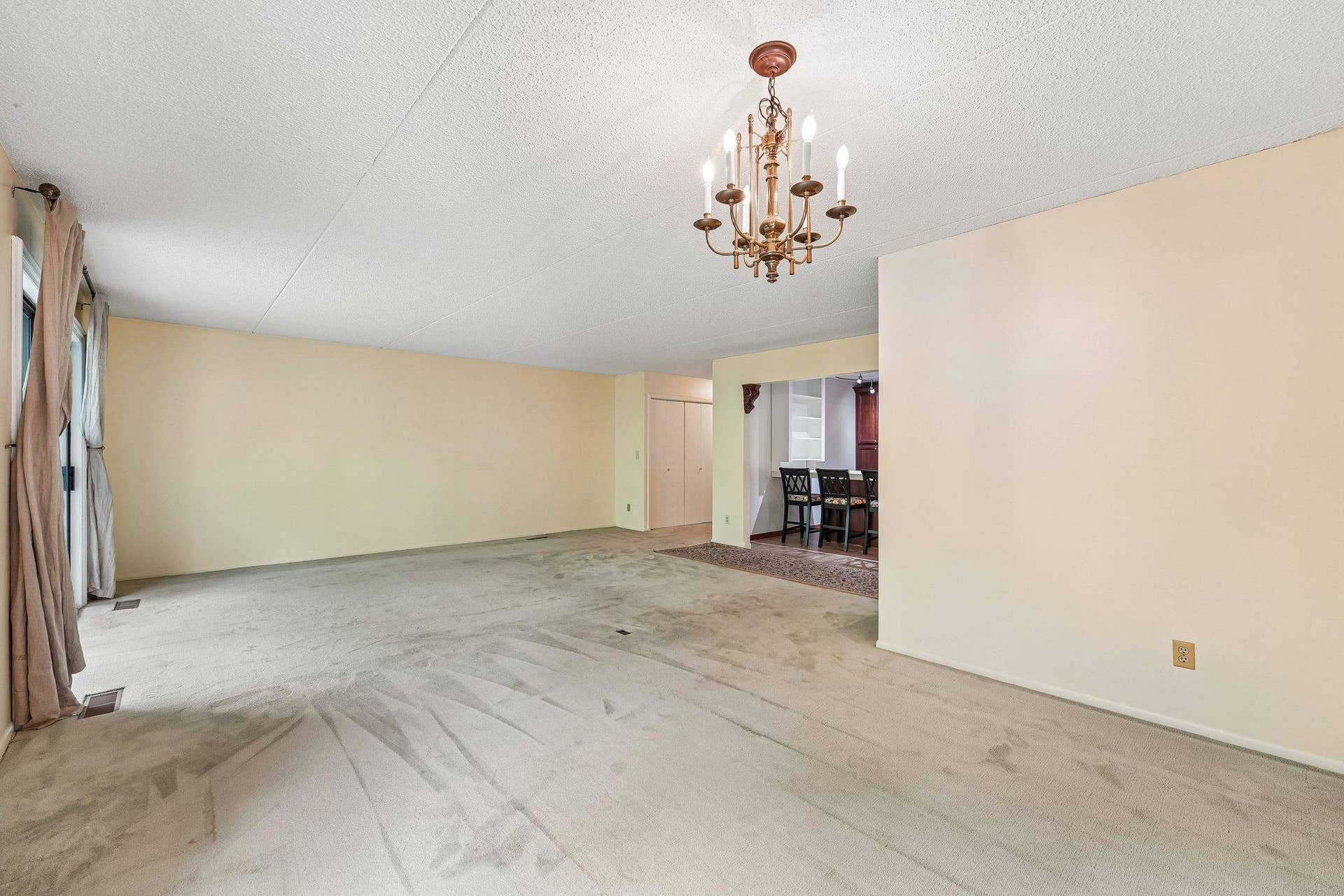 2445 Londin Lane E, #202, Maplewood, MN 55119 11-web-or-mls-Londin Ln E-S1508-009.jpg