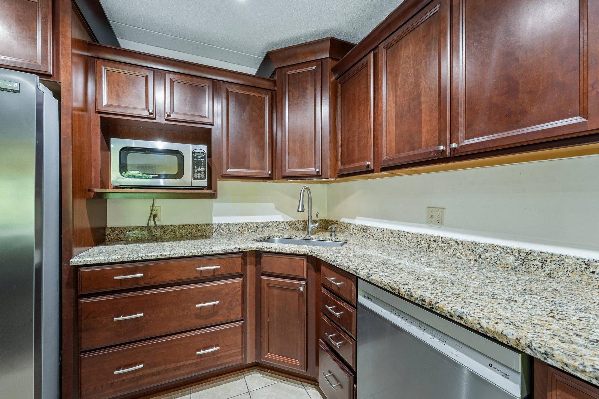 2445 Londin Lane E, #202, Maplewood, MN 55119 14-web-or-mls-Londin Ln E-S1508-012.jpg