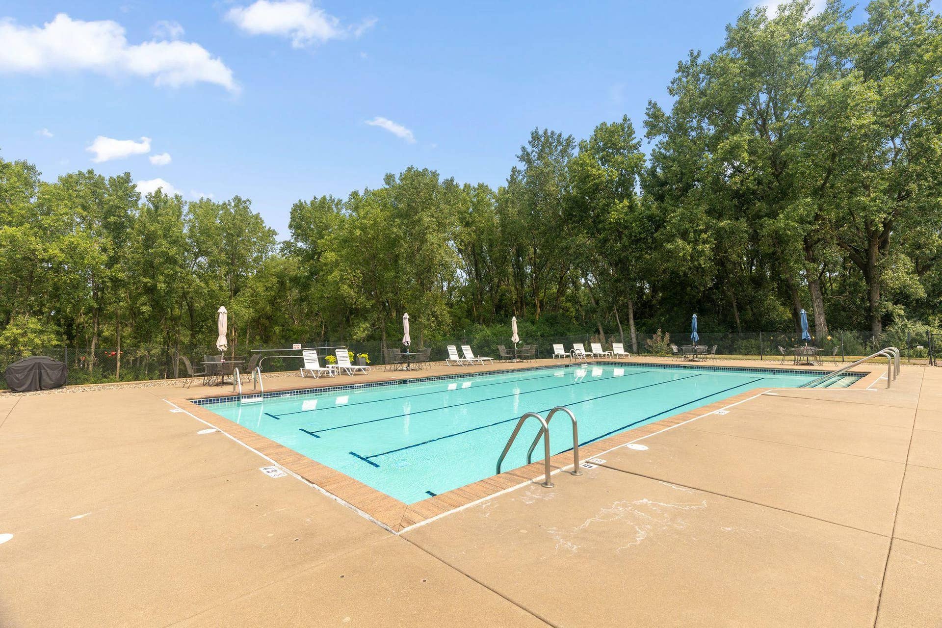 2445 Londin Lane E, #202, Maplewood, MN 55119 16_02.jpg