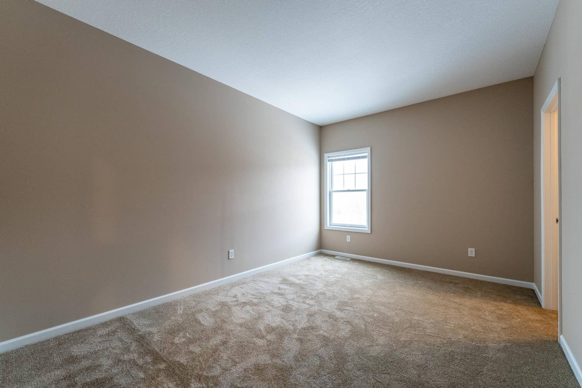 3371 Hazel Trail, #B, Woodbury, MN 55129 2nd Bedroom.jpg