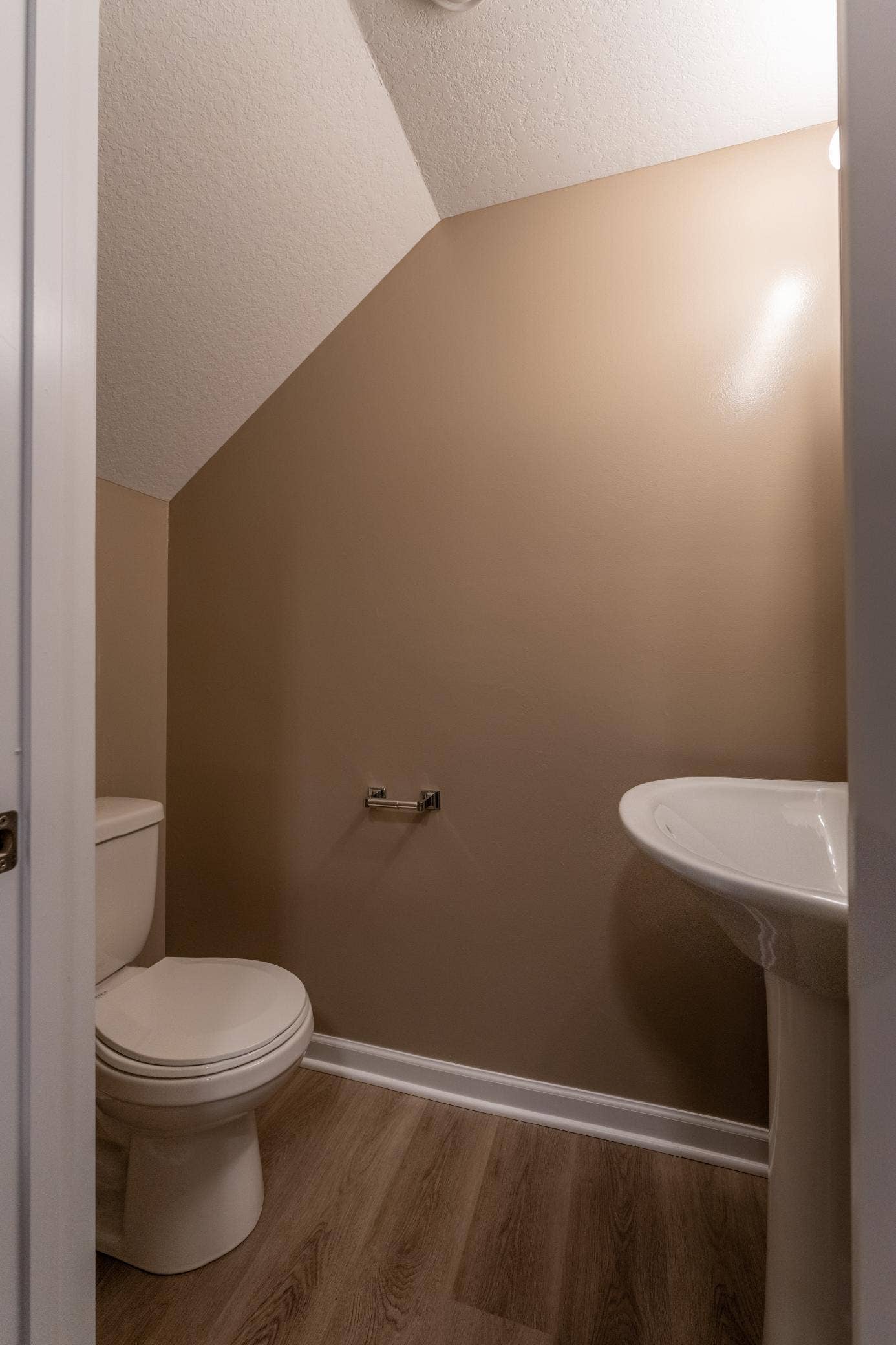 3371 Hazel Trail, #B, Woodbury, MN 55129 Half Bath.jpg
