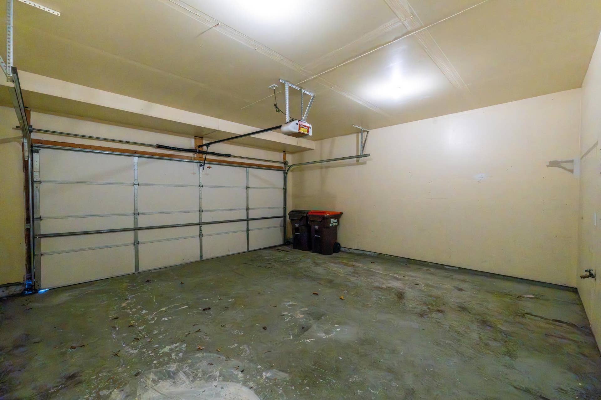 3371 Hazel Trail, #B, Woodbury, MN 55129 Garage