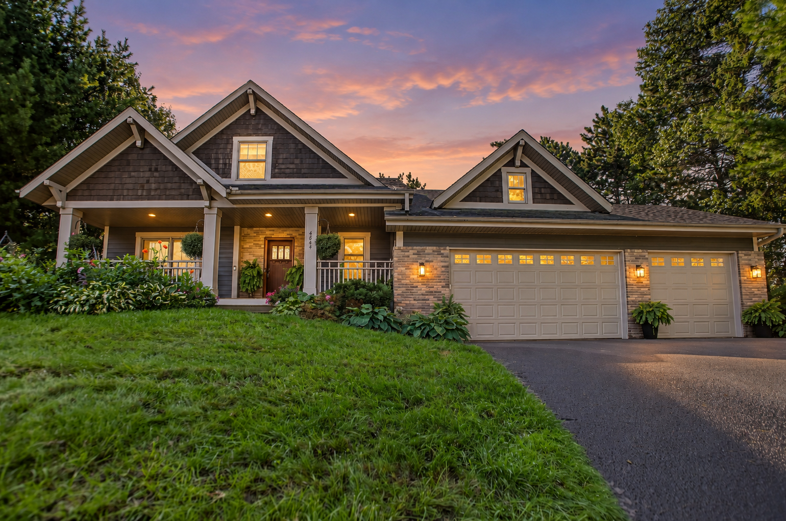 4844 Pinecroft Court N, Stillwater, MN 55082 Welcome to 4844 Pinecroft Court N!