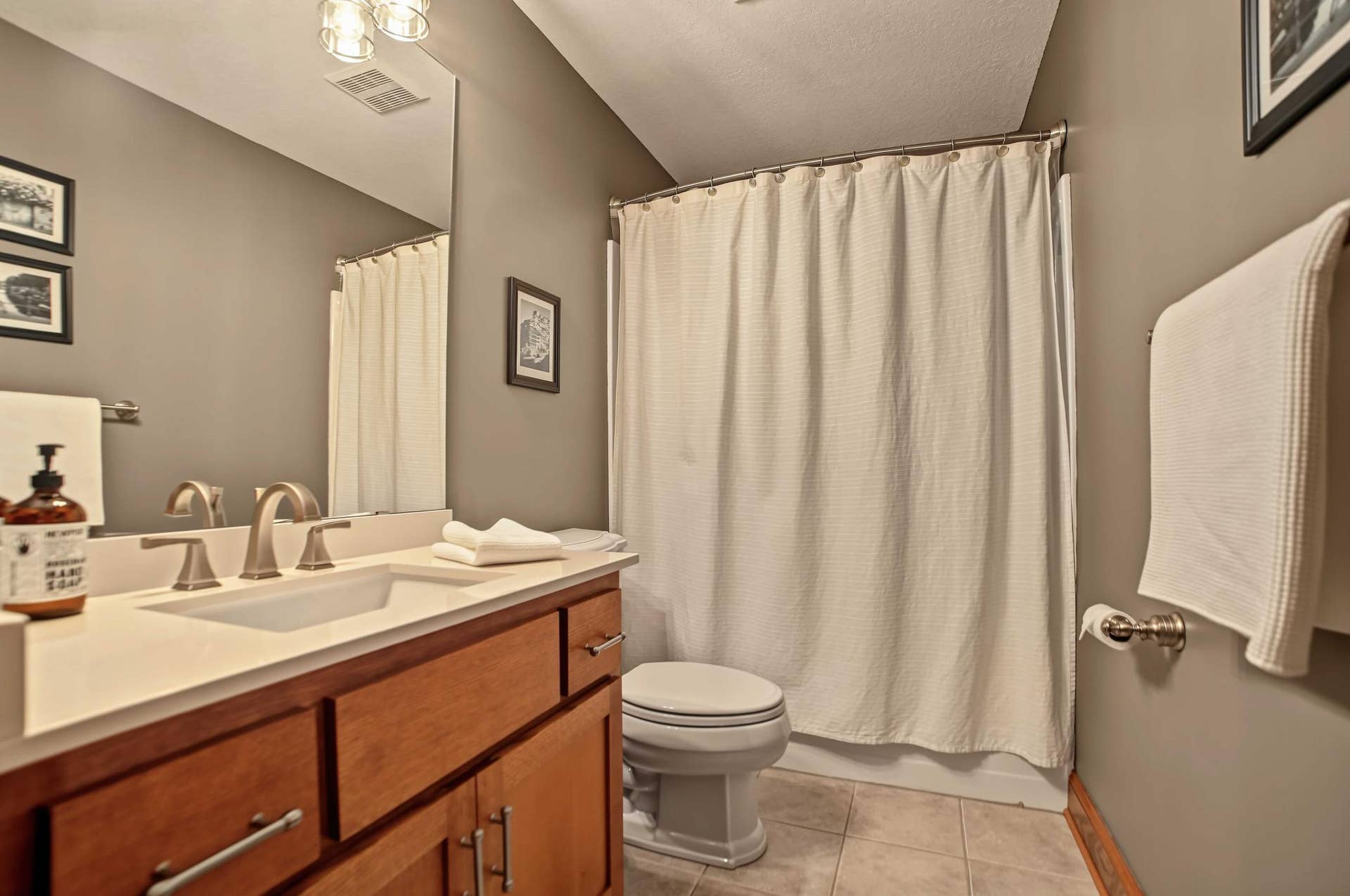 4844 Pinecroft Court N, Stillwater, MN 55082 4844 Pinecroft Court N, Stillwater, MN 55082