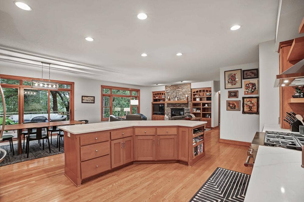 4844 Pinecroft Court N, Stillwater, MN 55082 4844 Pinecroft Court N, Stillwater, MN 55082