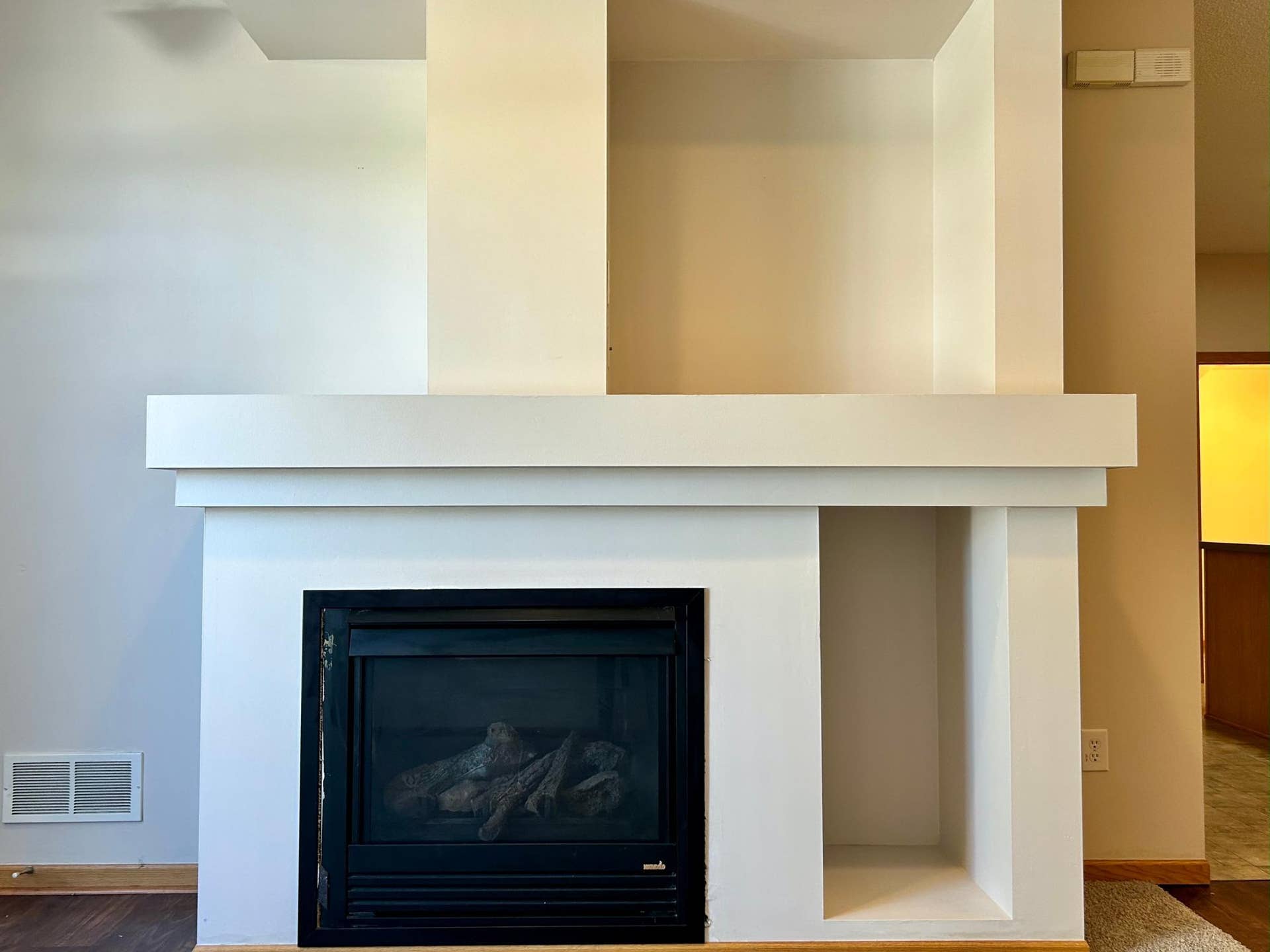 18092 69th Place N, Maple Grove, MN 55311 Gas Fireplace
