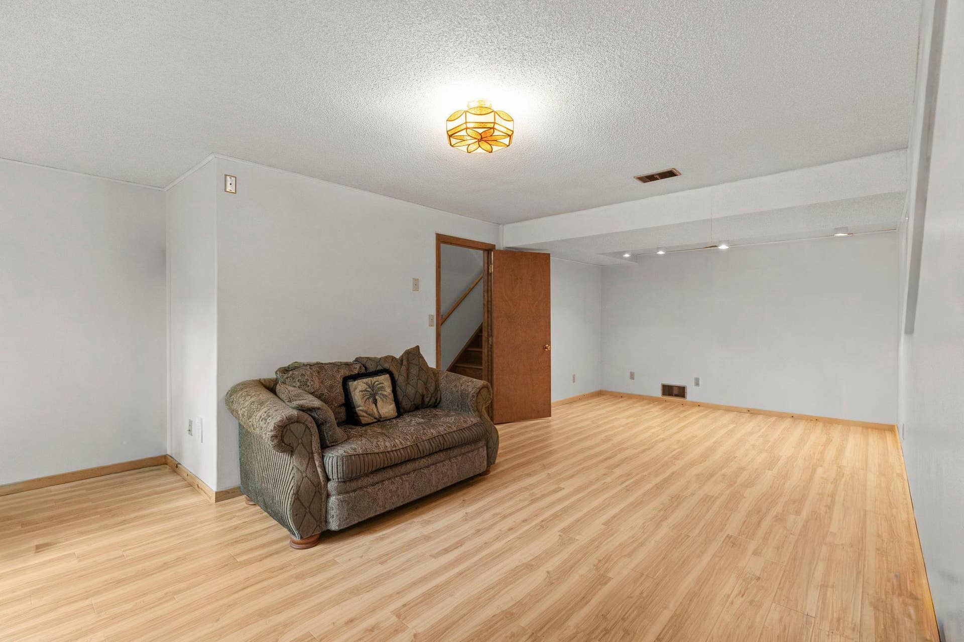 7181 Foxboro Lane, Woodbury, MN 55125