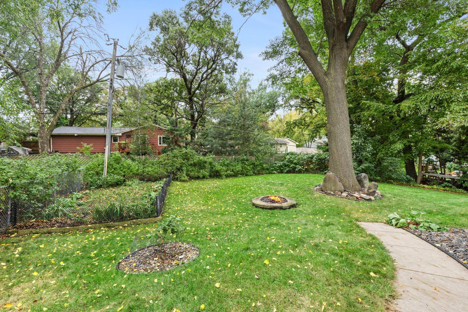 7181 Foxboro Lane, Woodbury, MN 55125