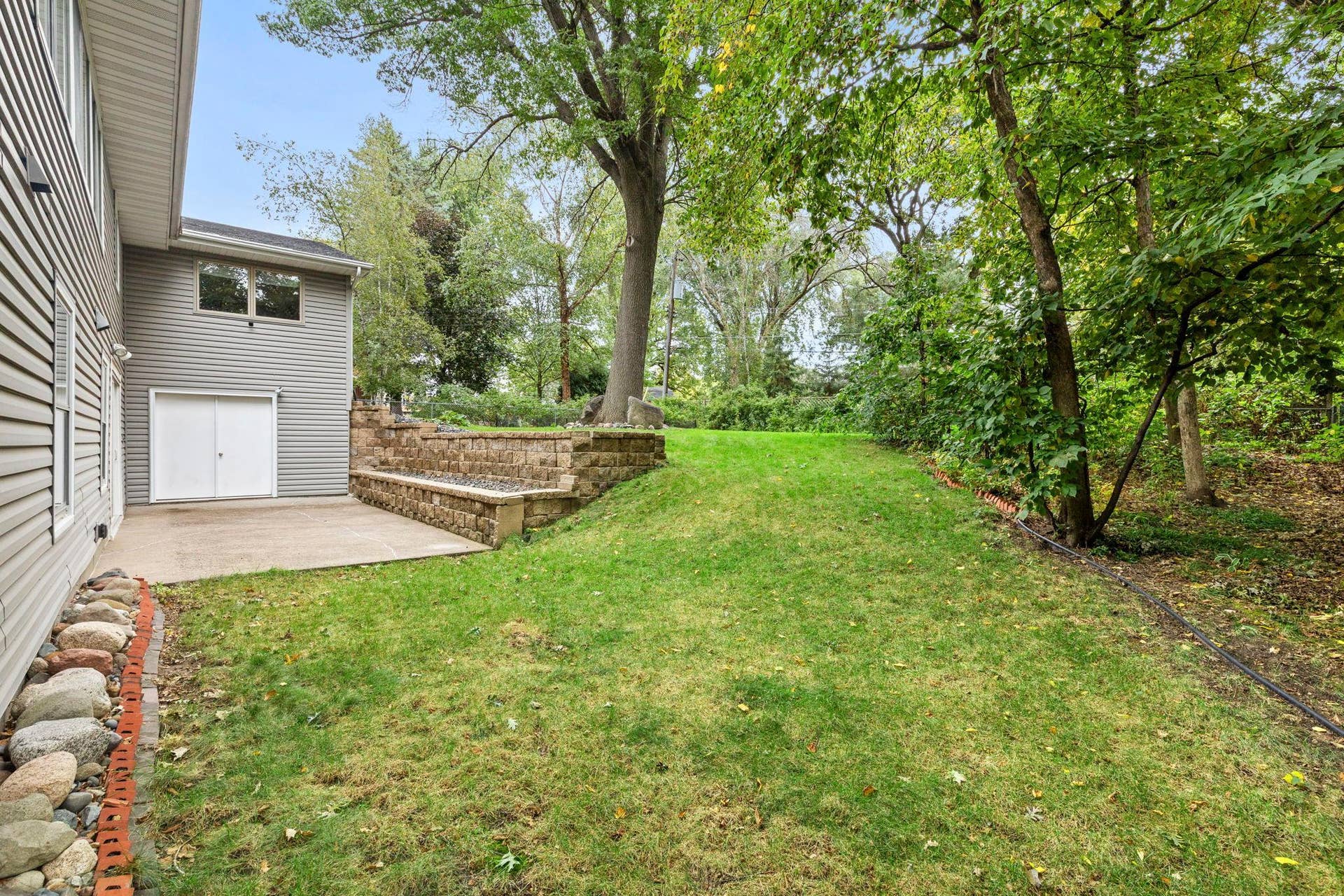 7181 Foxboro Lane, Woodbury, MN 55125