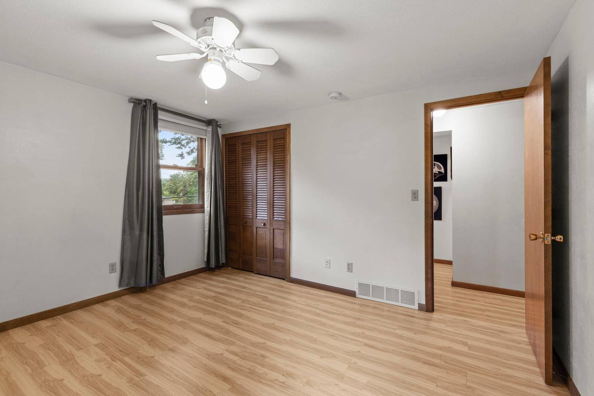7181 Foxboro Lane, Woodbury, MN 55125