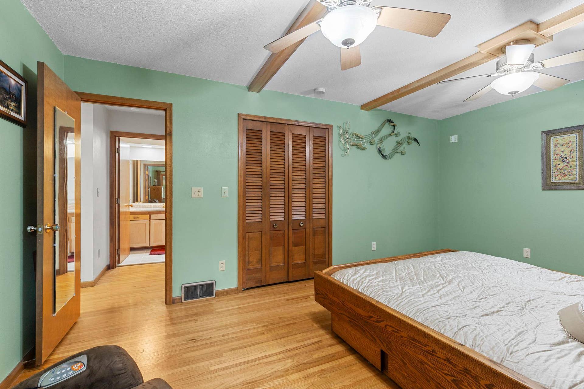 7181 Foxboro Lane, Woodbury, MN 55125