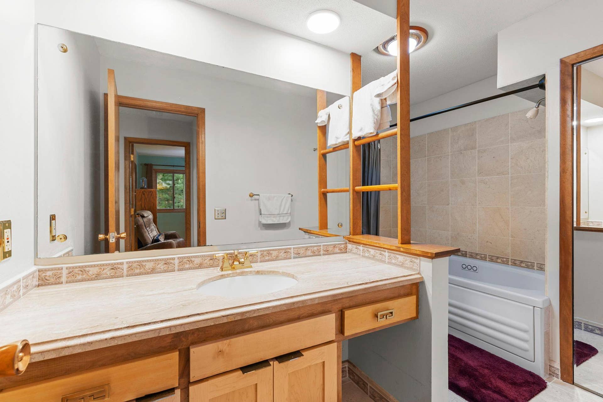 7181 Foxboro Lane, Woodbury, MN 55125