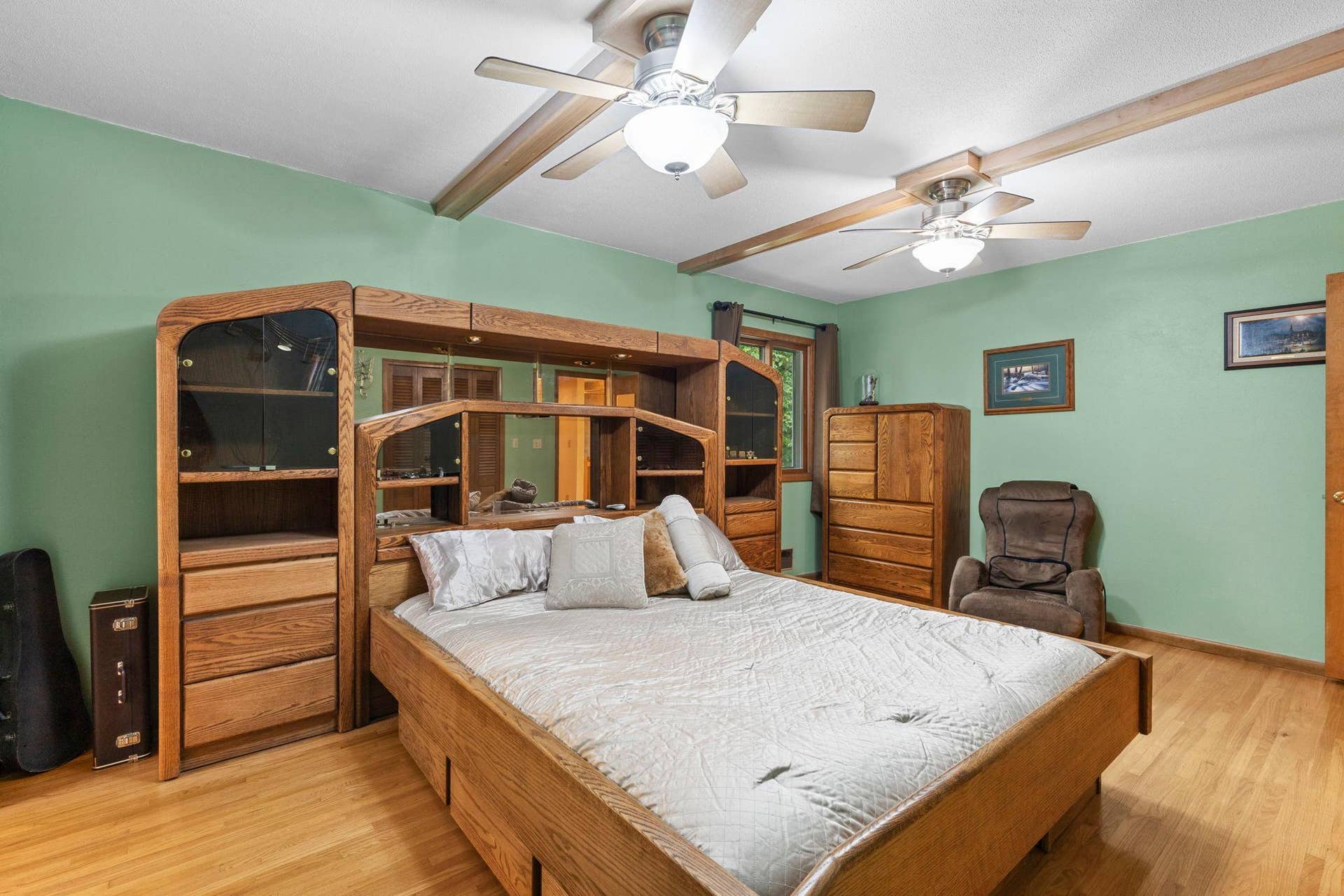 7181 Foxboro Lane, Woodbury, MN 55125