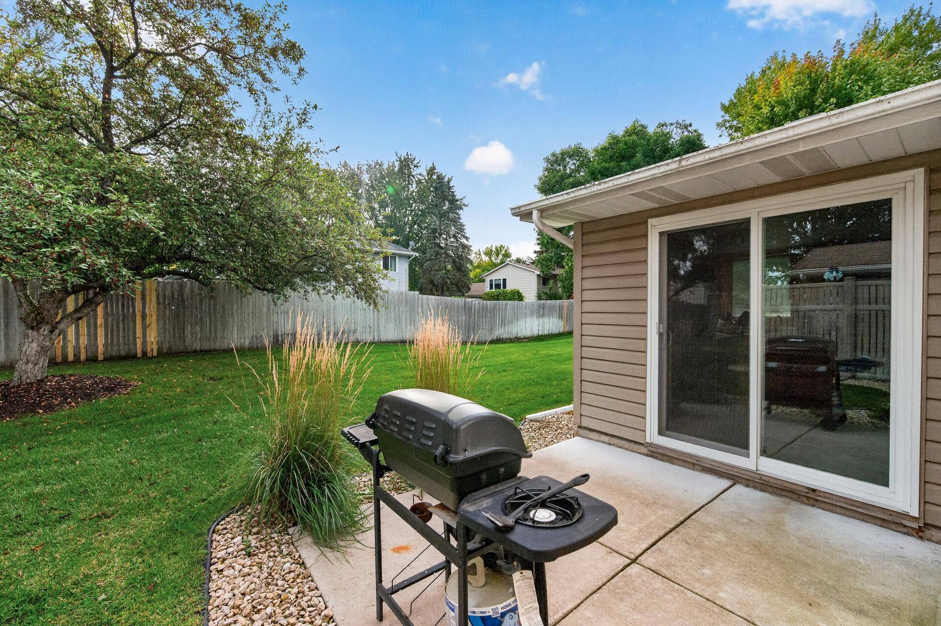 11991 Yellow Pine Street NW, Coon Rapids, MN 55448 11991 Yellow Pine Street NW, Coon Rapids, MN 55448