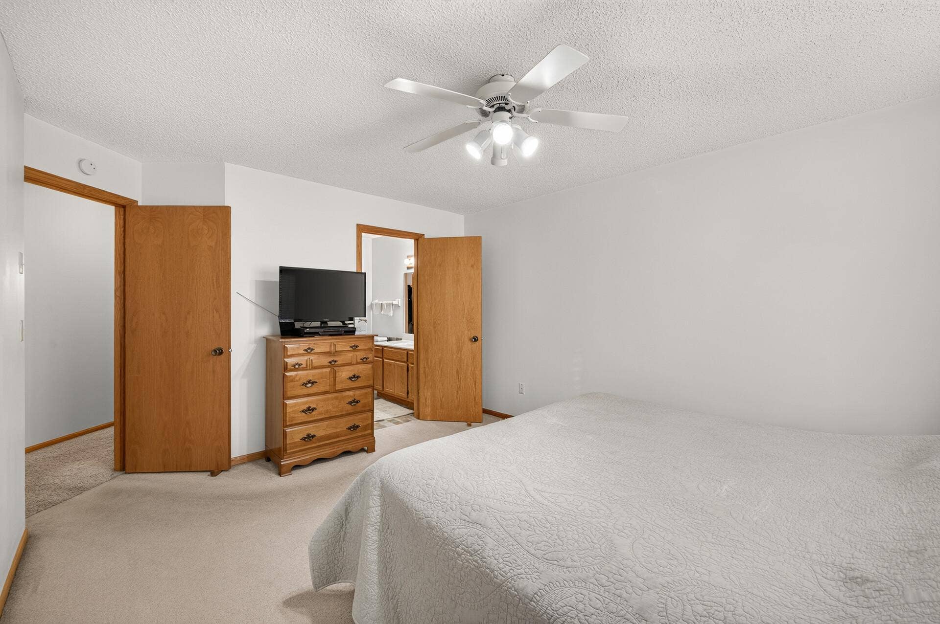 11991 Yellow Pine Street NW, Coon Rapids, MN 55448 11991 Yellow Pine Street NW, Coon Rapids, MN 55448