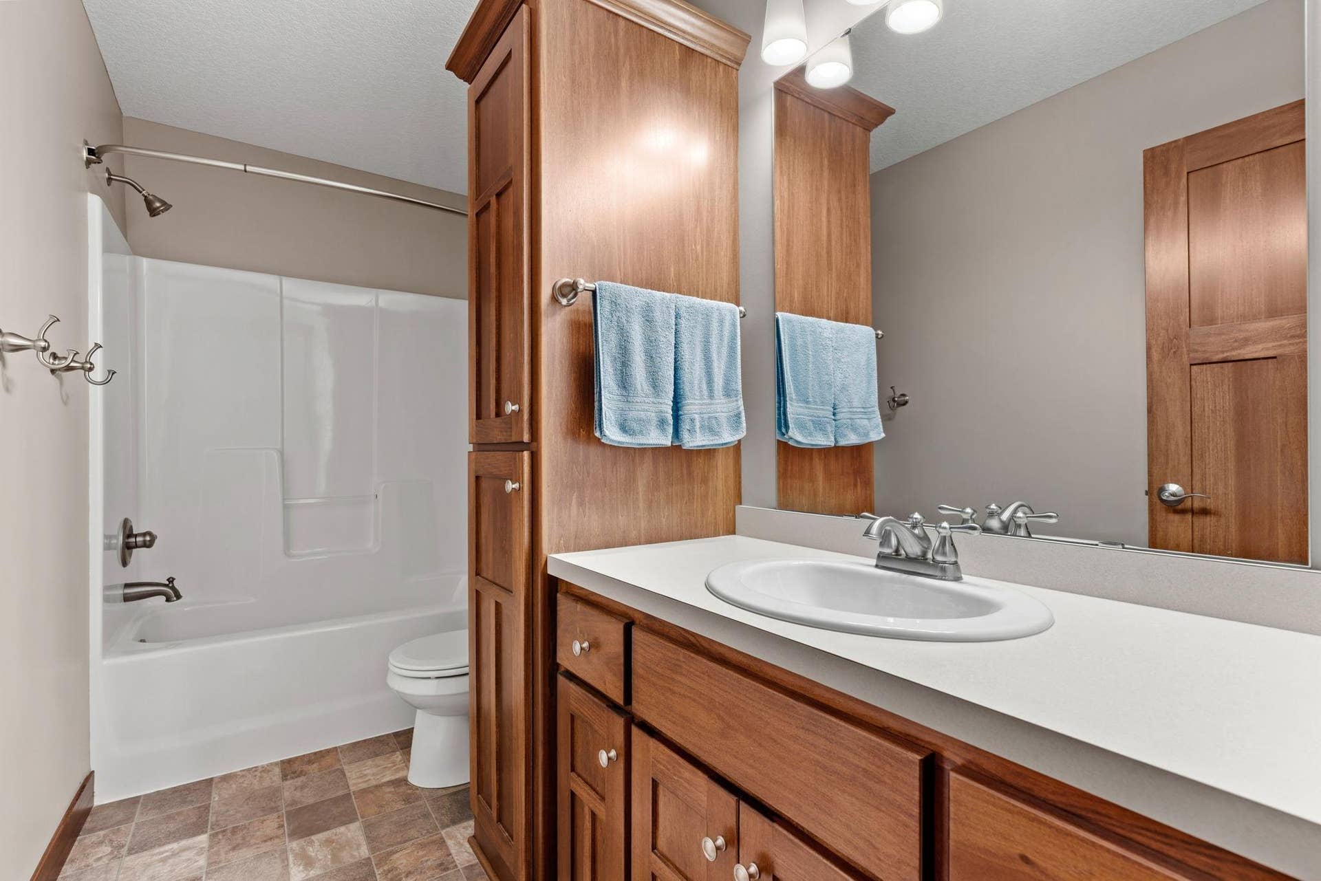 17550 73rd Avenue N, Maple Grove, MN 55311 17550 73rd Avenue N, Maple Grove, MN 55311