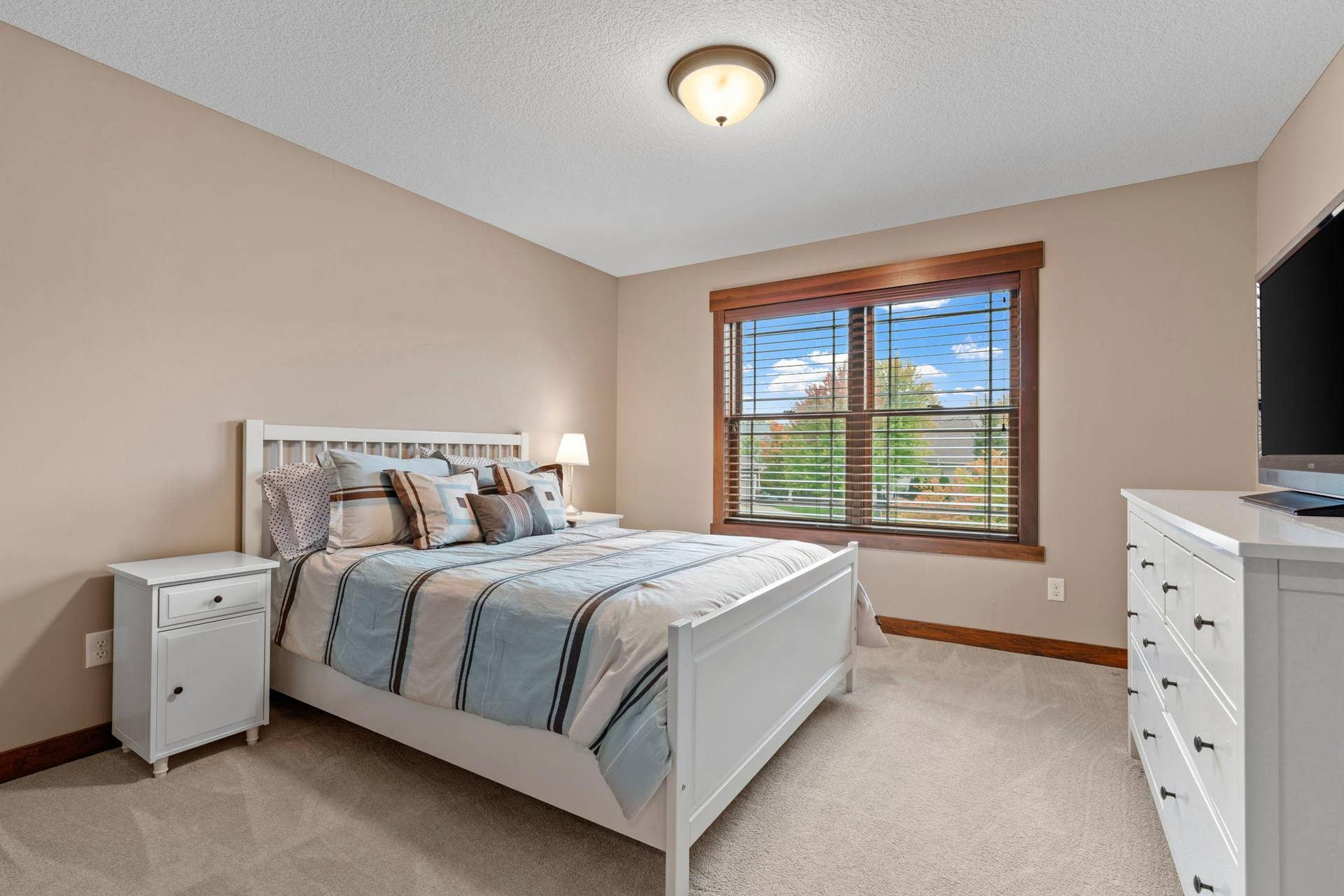17550 73rd Avenue N, Maple Grove, MN 55311 17550 73rd Avenue N, Maple Grove, MN 55311
