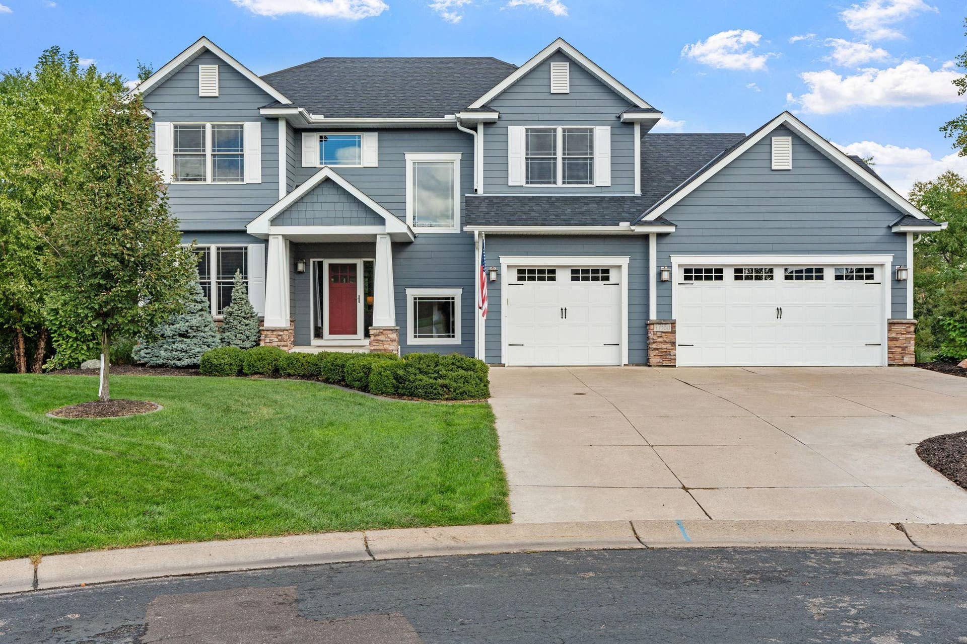 17550 73rd Avenue N, Maple Grove, MN 55311 Quality construction and thoughtful craftsmanship are evident throughout this beautifully built home.
