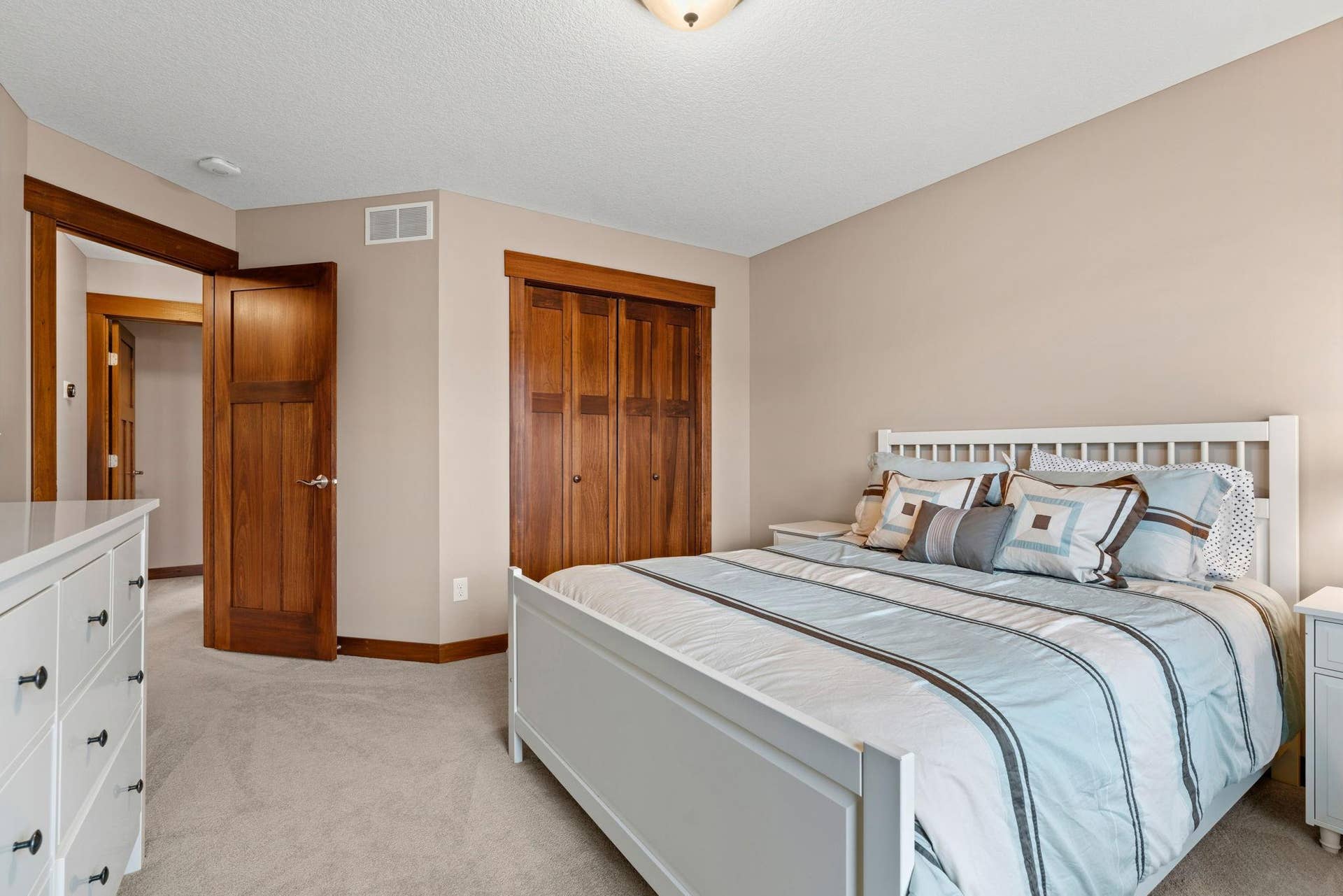 17550 73rd Avenue N, Maple Grove, MN 55311 17550 73rd Avenue N, Maple Grove, MN 55311