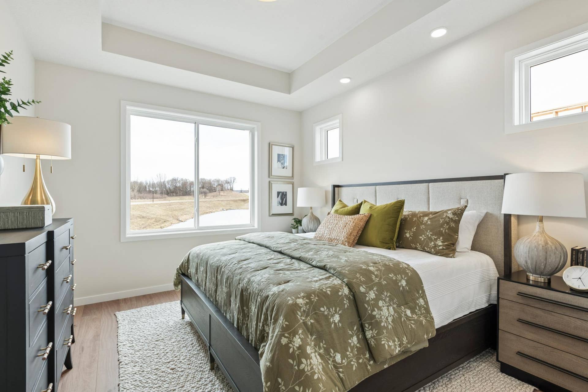 10926 37th Street N, Lake Elmo, MN 55042 Photo taken from model home. Photos may show some options not included with this pricing. Please ask for a detailed list of included features.