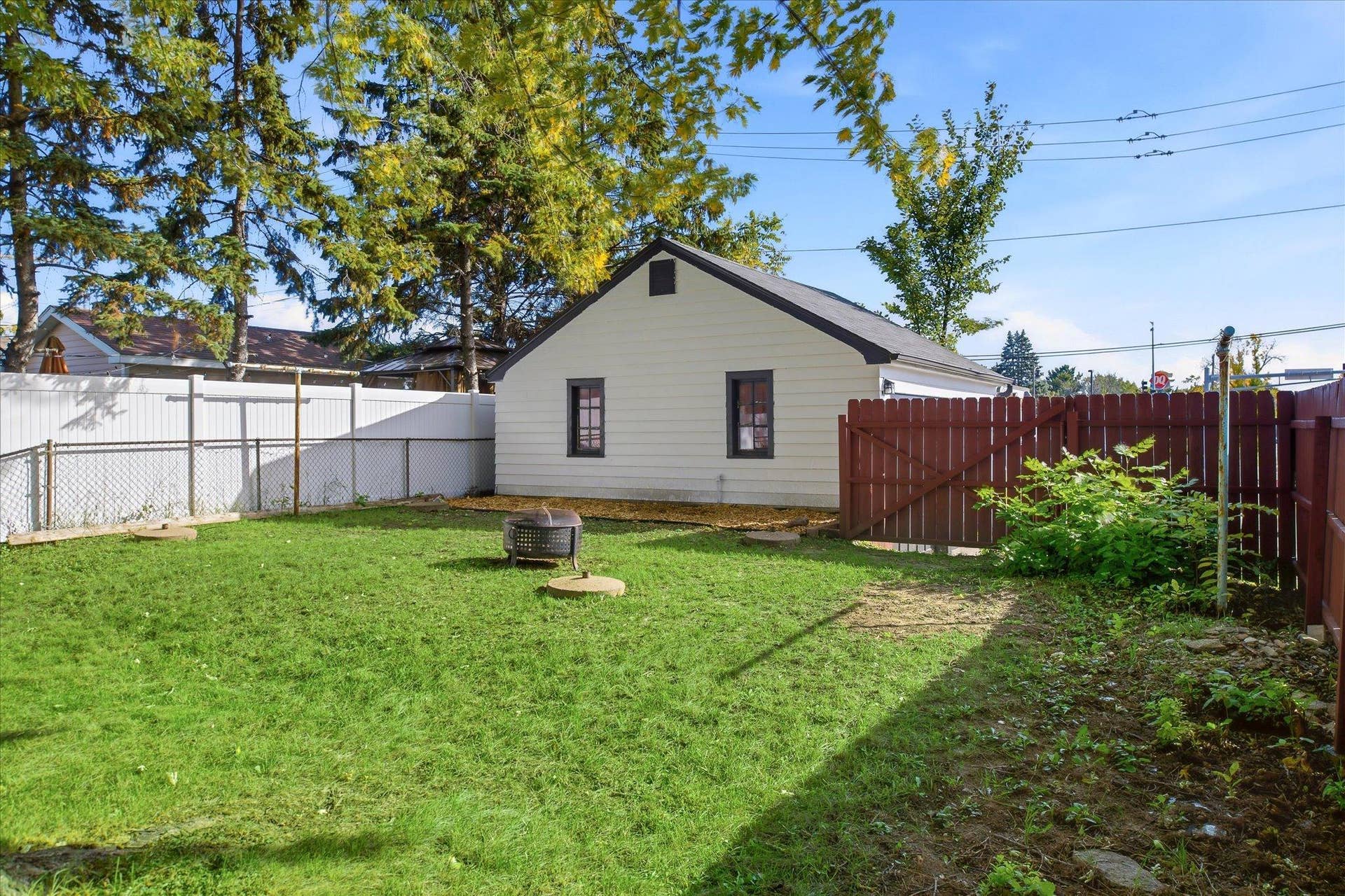 1118 Livingston Avenue, West Saint Paul, MN 55118 Great yard for entertaining and play!