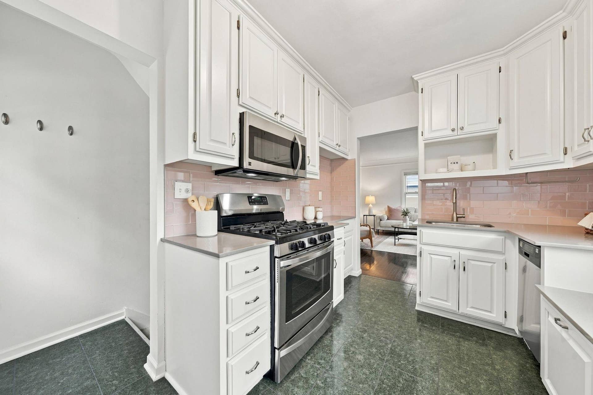 5549 Emerson Avenue S, 38, Minneapolis, MN 55419 8-web-or-mls-5549 Emerson Ave S-8.jpg