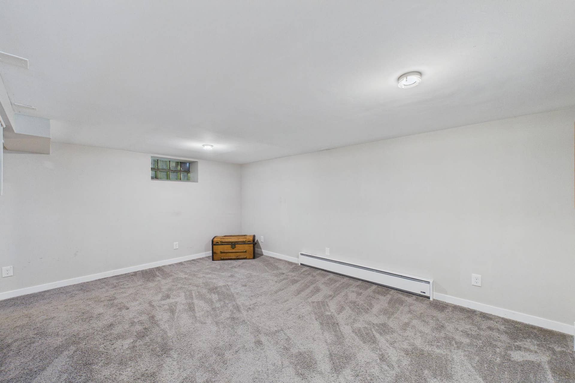 2359 Victoria Street N, Roseville, MN 55113 Basement Family Room with Natural Light