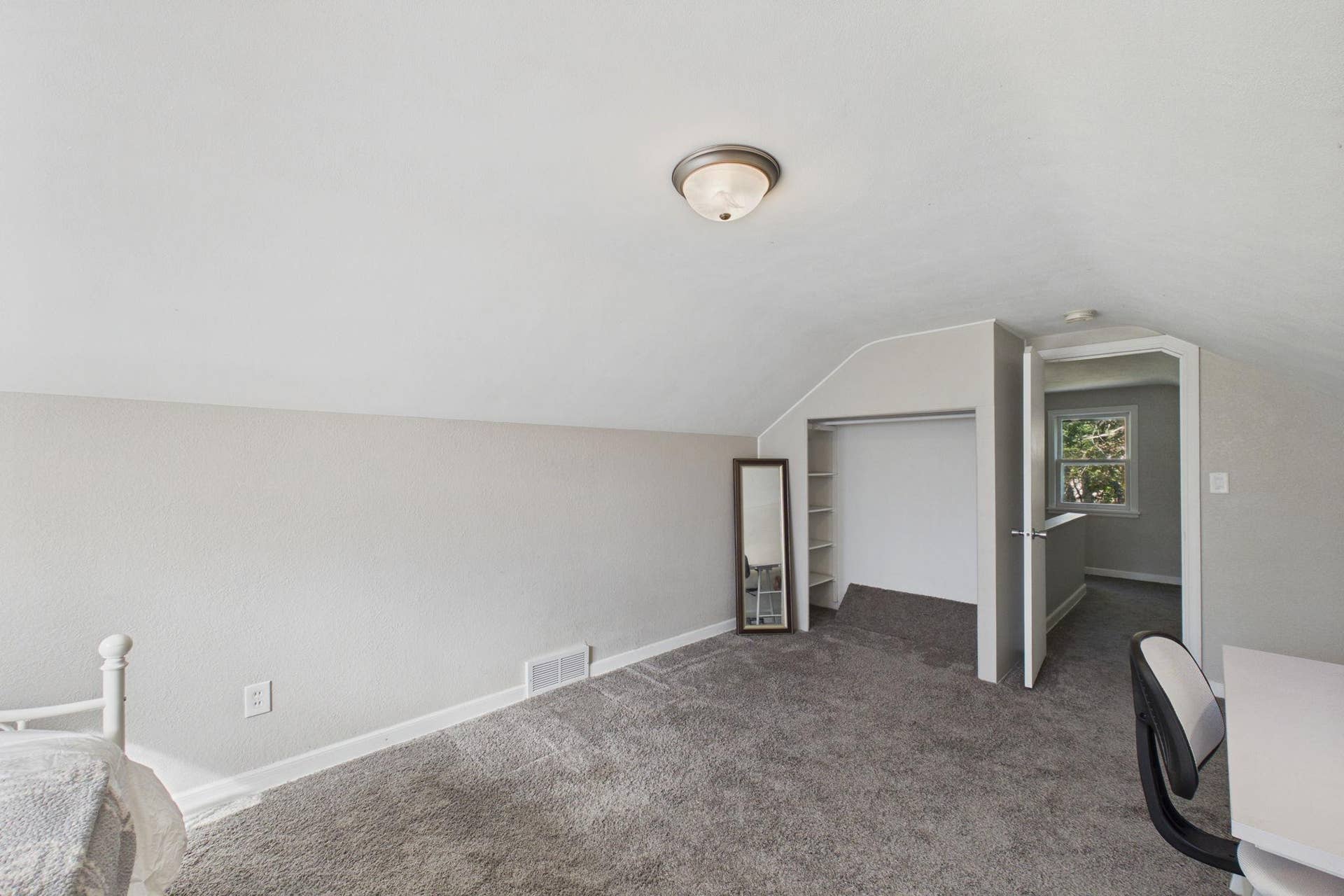 2359 Victoria Street N, Roseville, MN 55113 Upper-Level Bedroom with Open Flow, Closet & Hallway Access