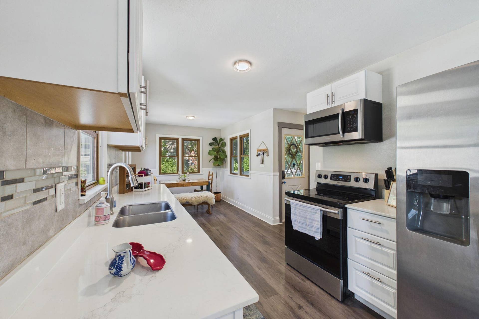 2359 Victoria Street N, Roseville, MN 55113 Bright Kitchen with Quartz Counters, Stainless Appliances & Three-Sided Windows