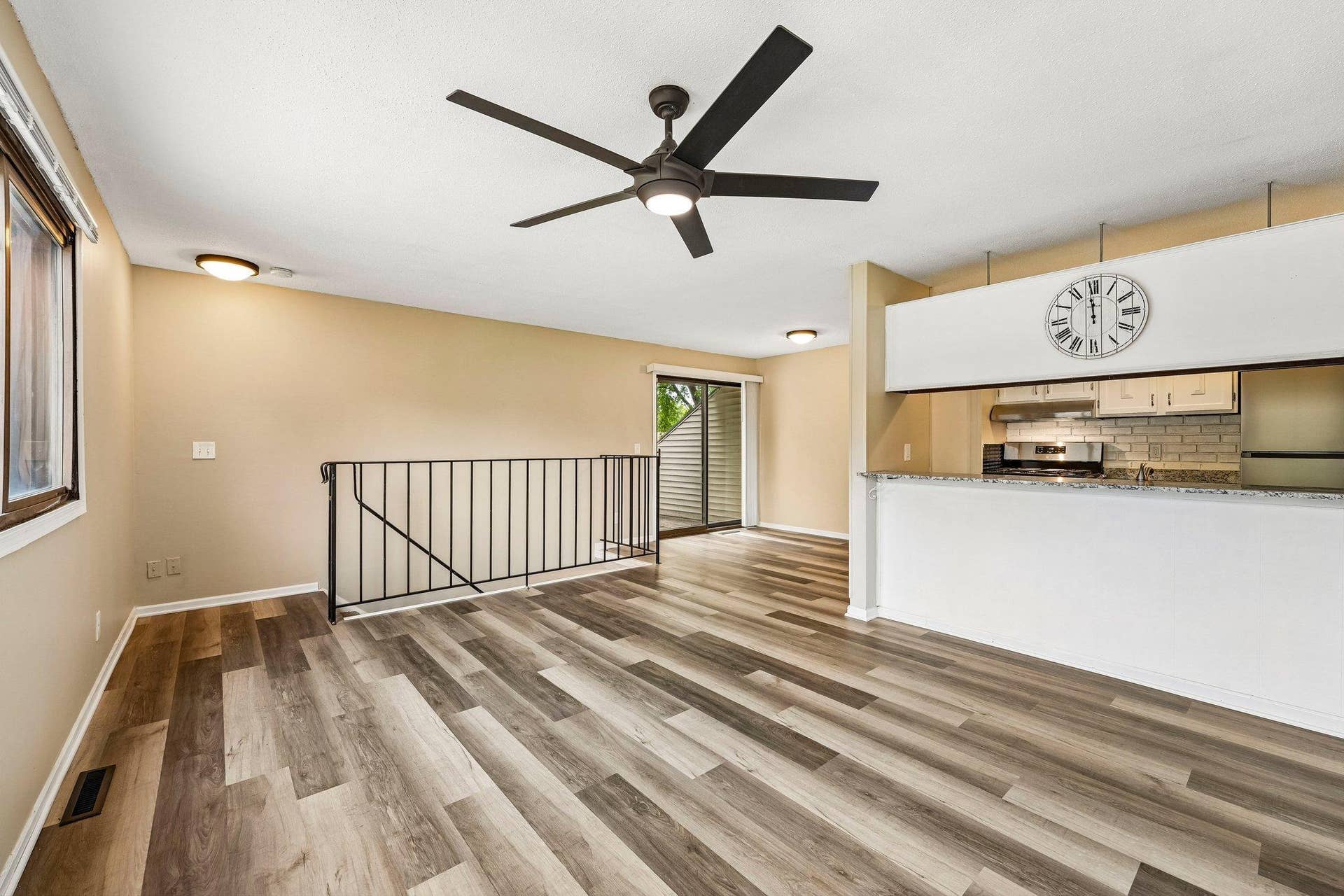 6130 72nd Lane N, Brooklyn Park, MN 55429 6130 72nd Lane N, Brooklyn Park, MN 55429