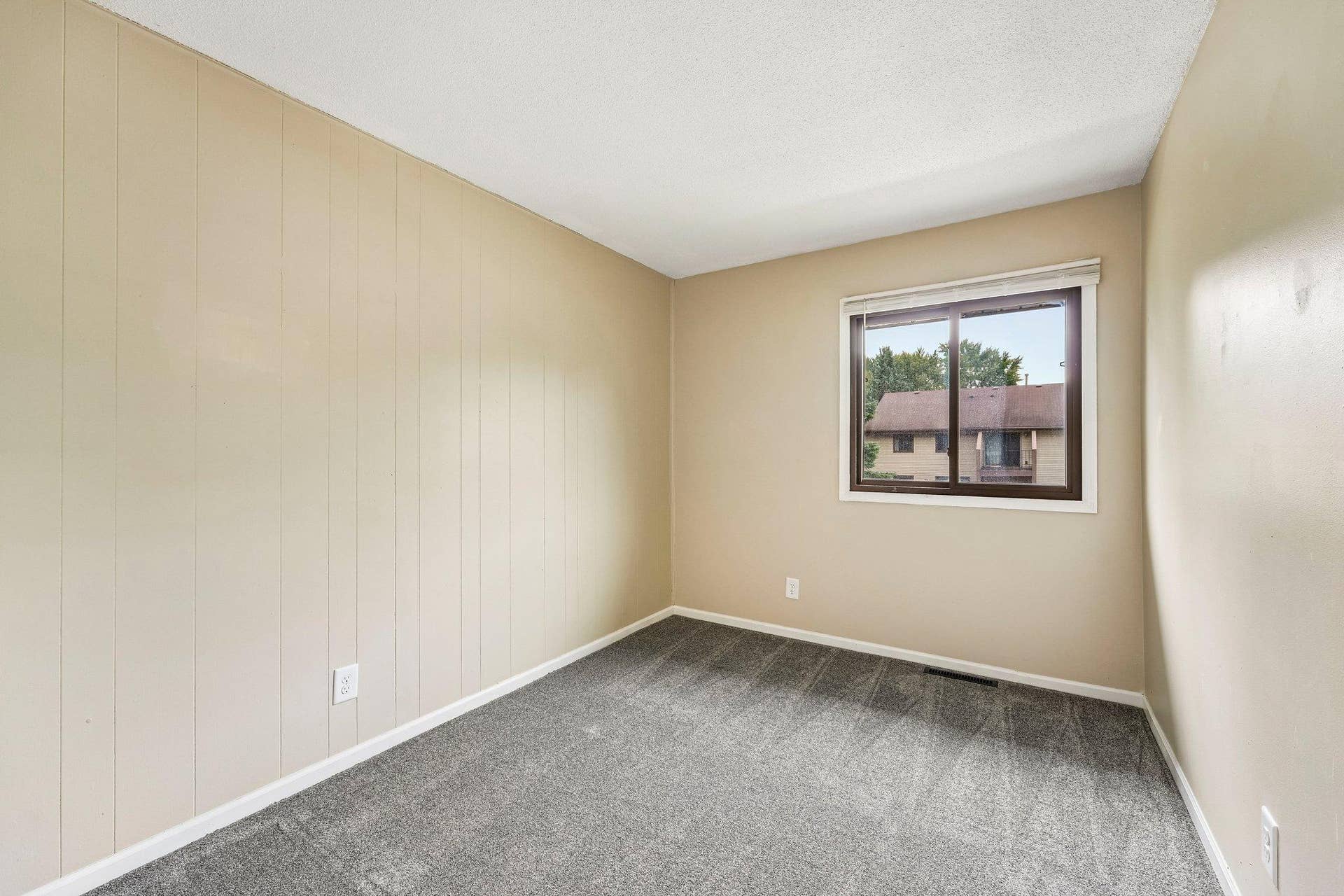 6130 72nd Lane N, Brooklyn Park, MN 55429 6130 72nd Lane N, Brooklyn Park, MN 55429