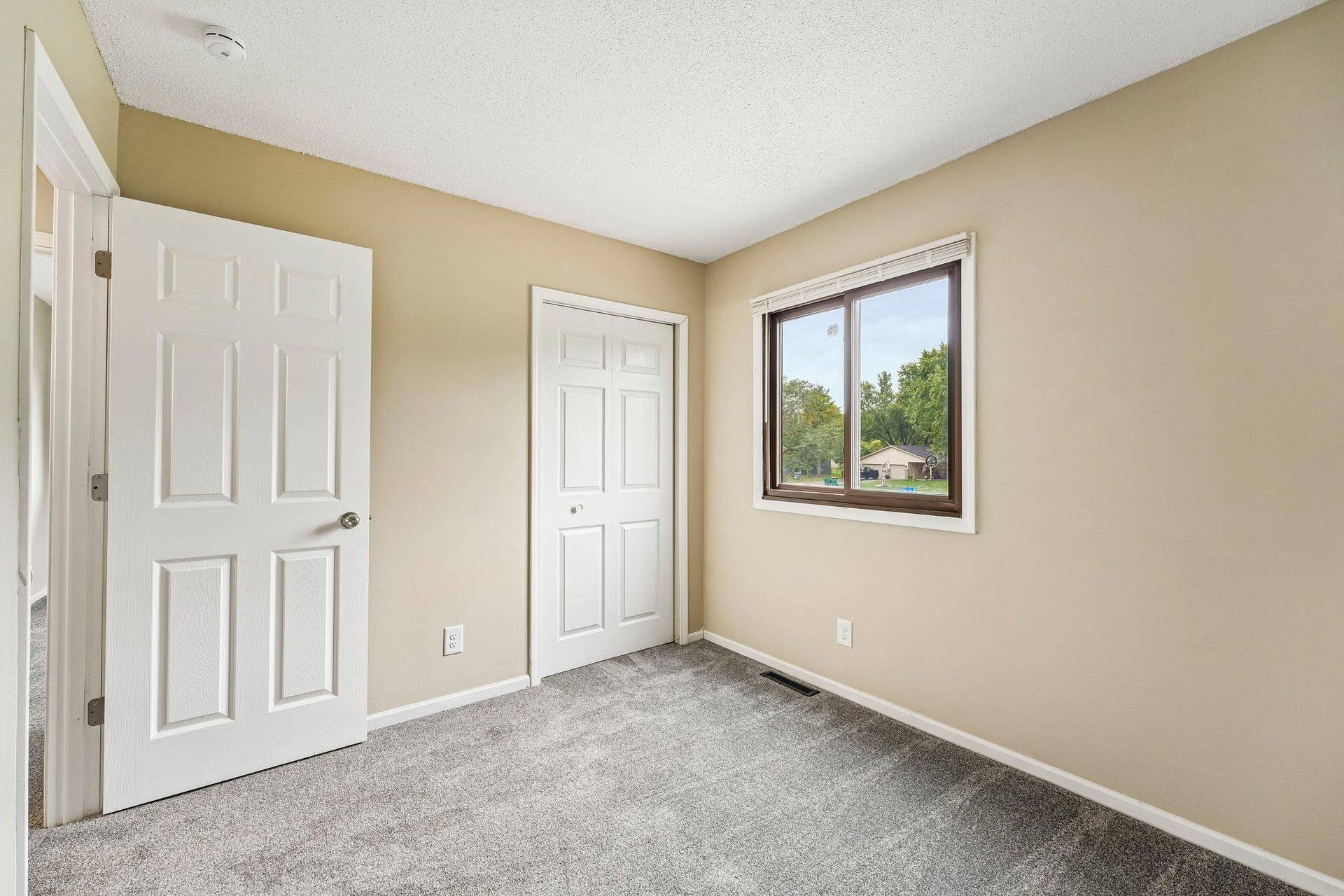 6130 72nd Lane N, Brooklyn Park, MN 55429 6130 72nd Lane N, Brooklyn Park, MN 55429