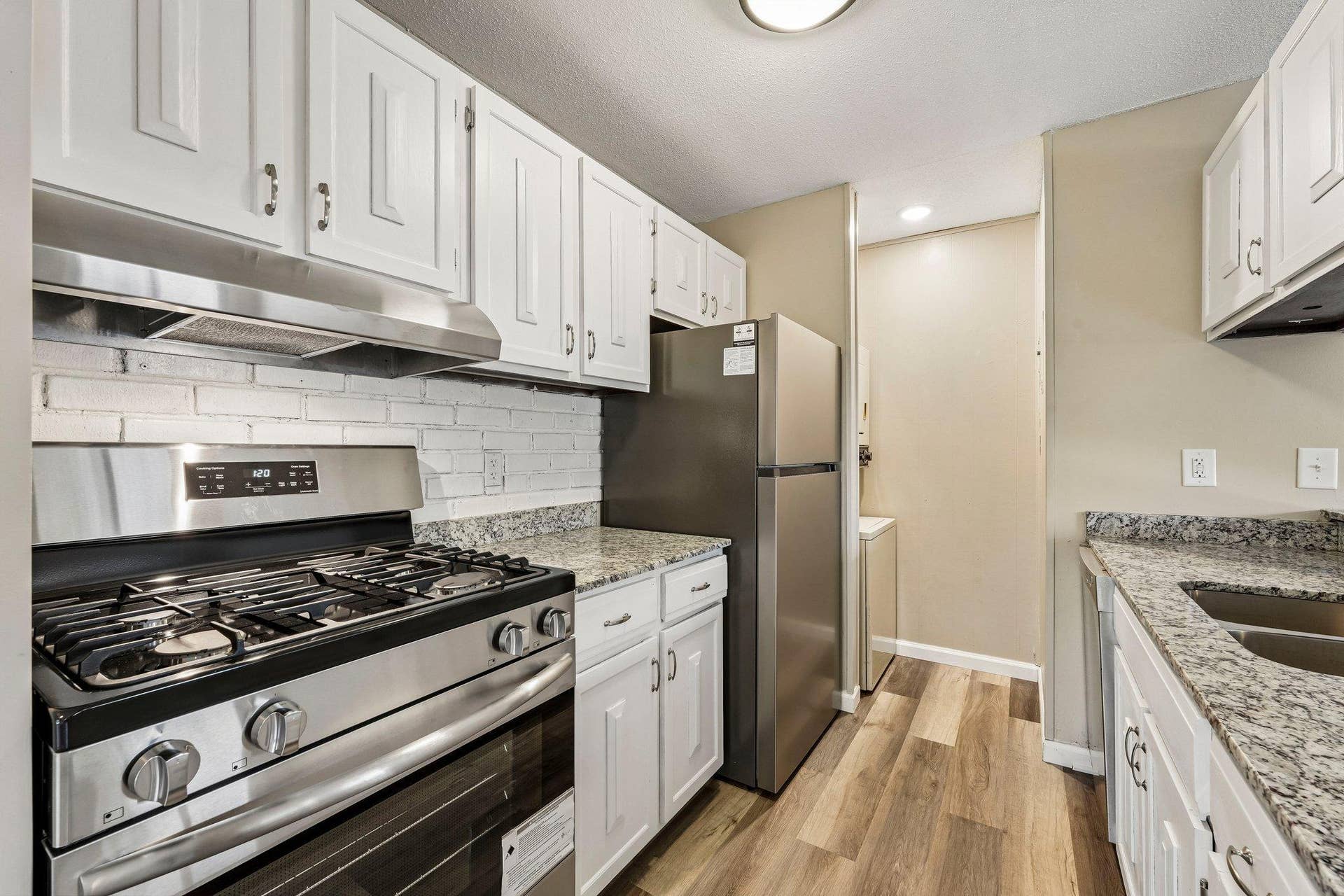 6130 72nd Lane N, Brooklyn Park, MN 55429 6130 72nd Lane N, Brooklyn Park, MN 55429