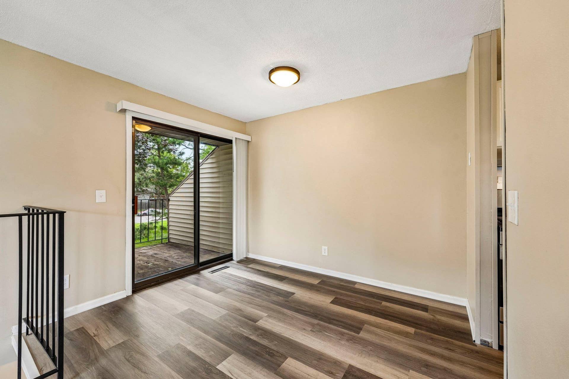 6130 72nd Lane N, Brooklyn Park, MN 55429 6130 72nd Lane N, Brooklyn Park, MN 55429