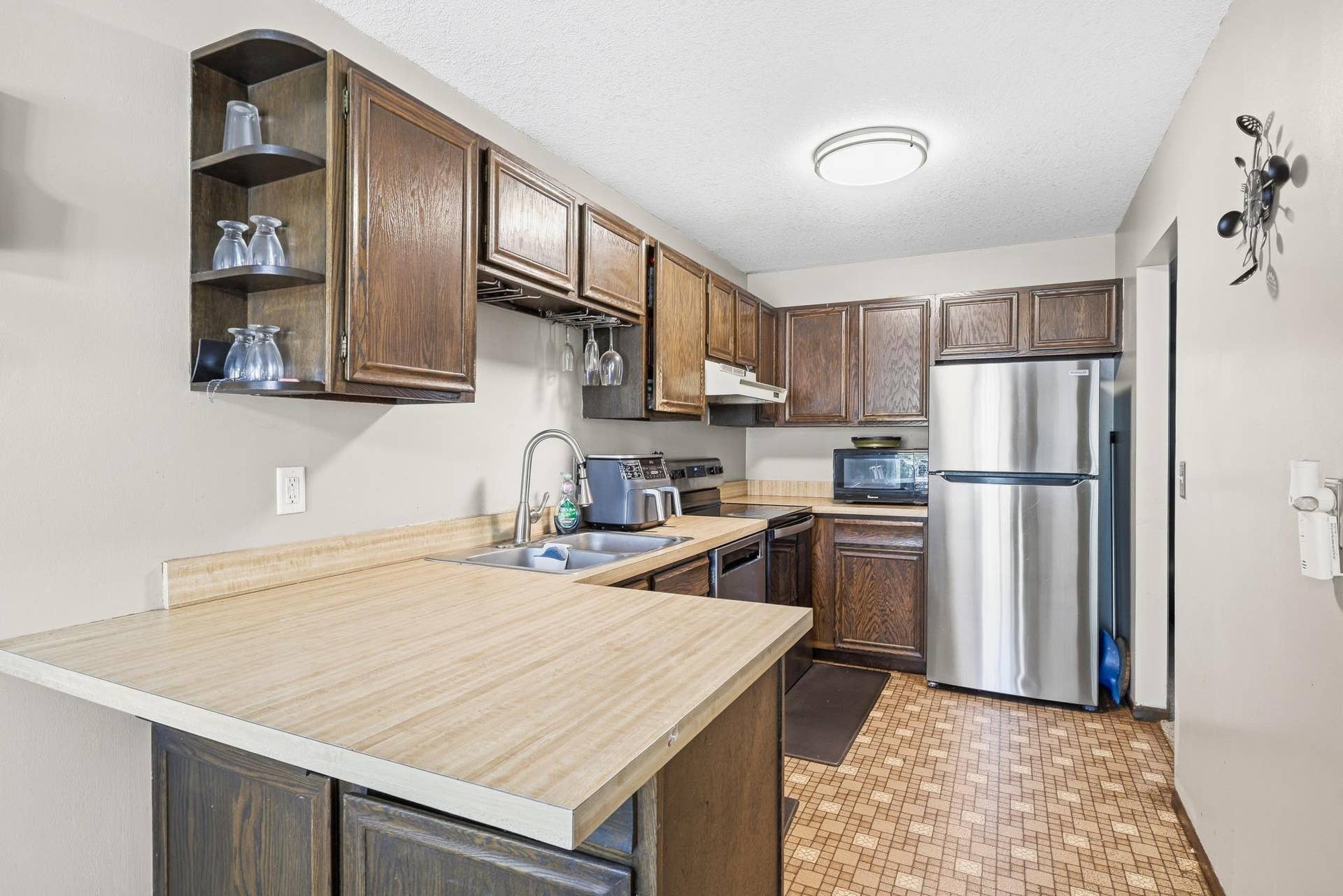 7865 Yucca Lane N, #A, Maple Grove, MN 55311 Kitchen.jpg