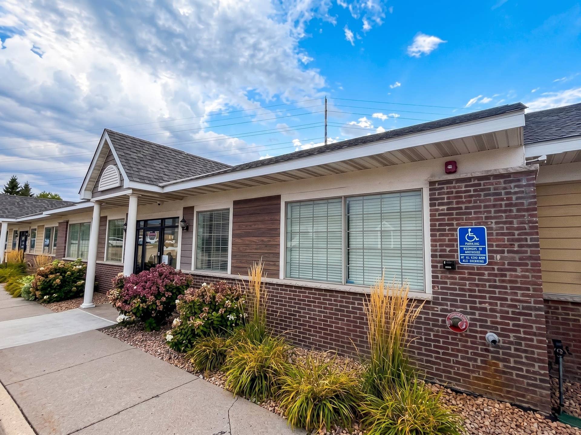 1063 Weir Drive, #200, Woodbury, MN 55125 1063 Weir Drive, #200, Woodbury, MN 55125