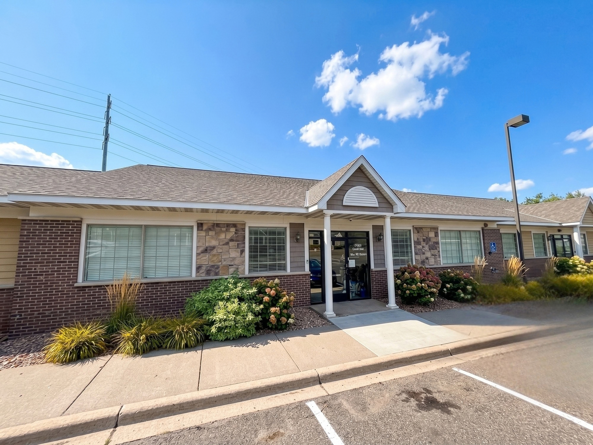 1063 Weir Drive, #200, Woodbury, MN 55125 1063 Weir Drive, #200, Woodbury, MN 55125