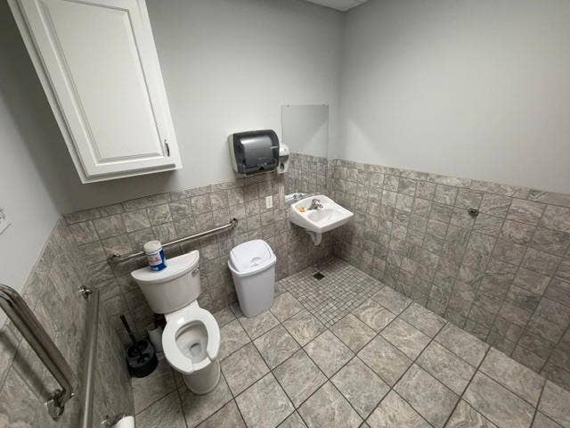 1063 Weir Drive, #200, Woodbury, MN 55125 1063 Weir Drive, #200, Woodbury, MN 55125