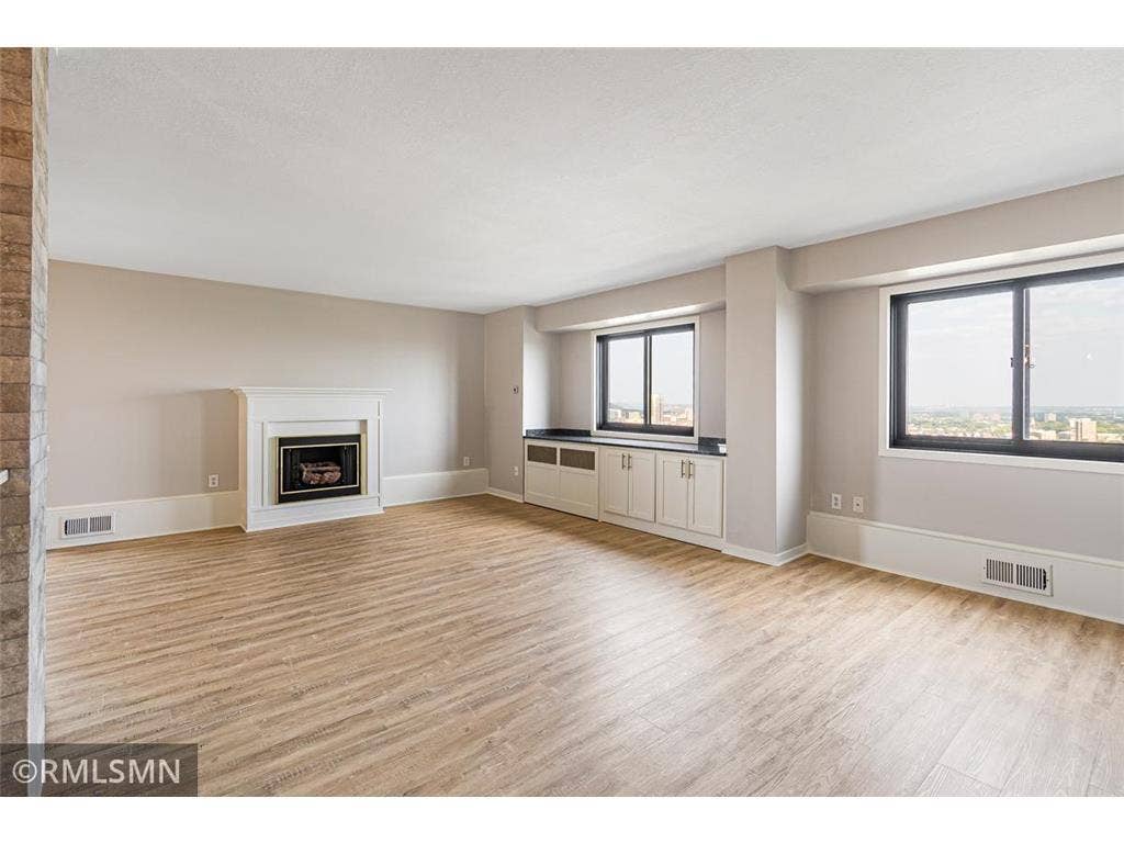 400 Groveland Avenue, #2313, 45, Minneapolis, MN 55403 Summit House 2313 unfurnished living room.jpeg