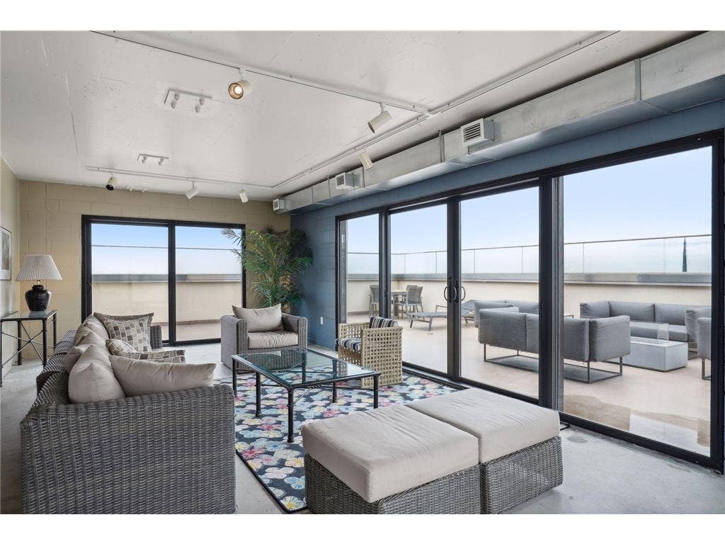 400 Groveland Avenue, #2313, 45, Minneapolis, MN 55403 Cabana.jpeg