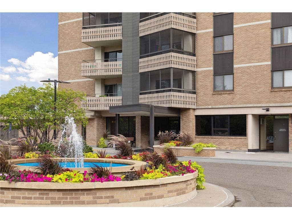 400 Groveland Avenue, #2313, 45, Minneapolis, MN 55403 Summit House front entrance.jpeg