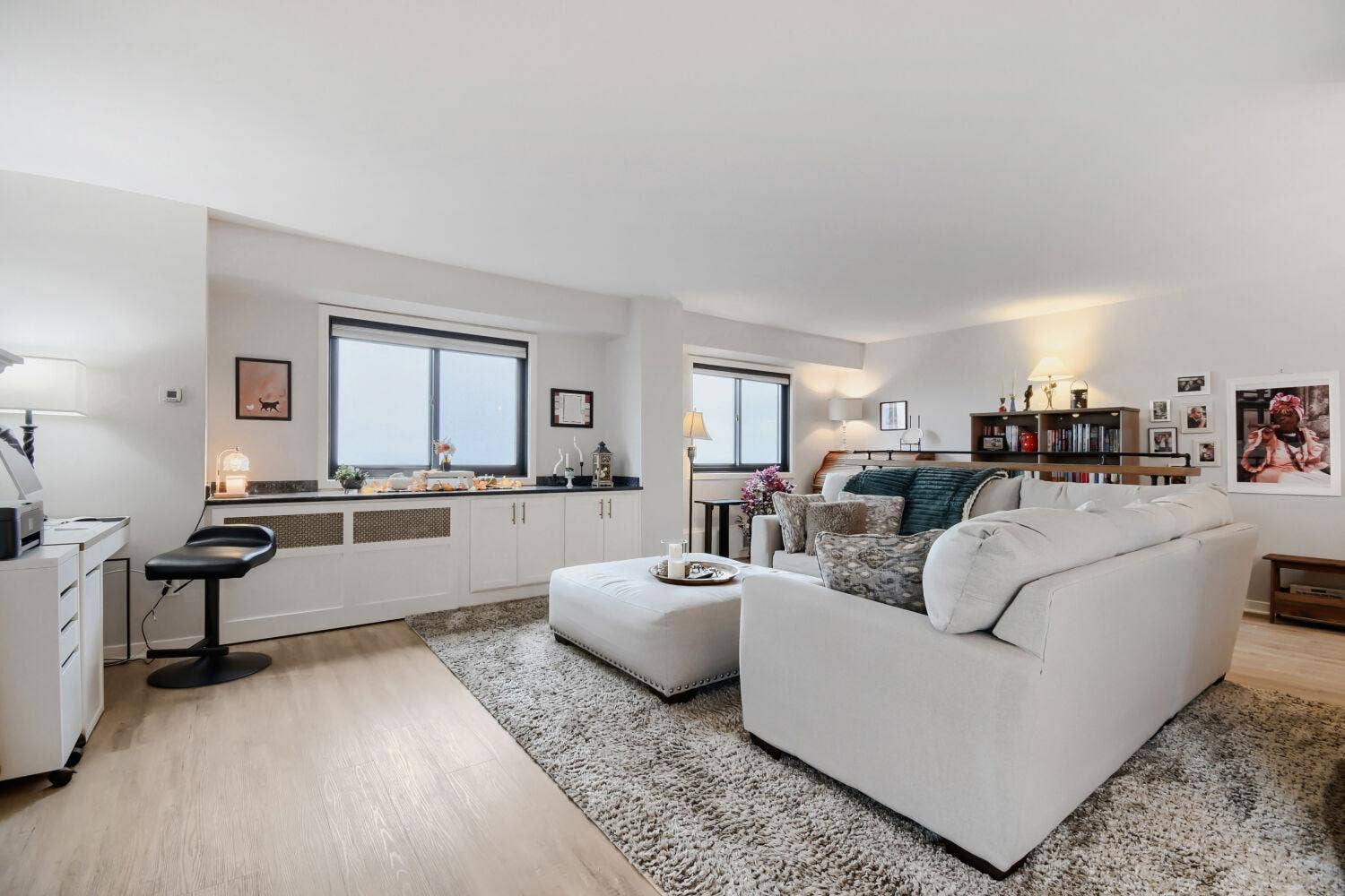 400 Groveland Avenue, #2313, 45, Minneapolis, MN 55403 Summit House Penthouse 2313 Living Room.jpg