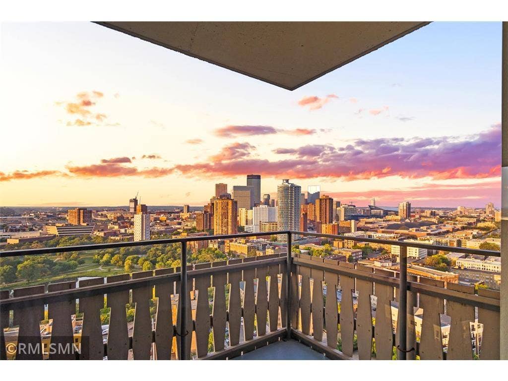 400 Groveland Avenue, #2313, 45, Minneapolis, MN 55403 This View, reserved for the few. YOUR view.jpeg